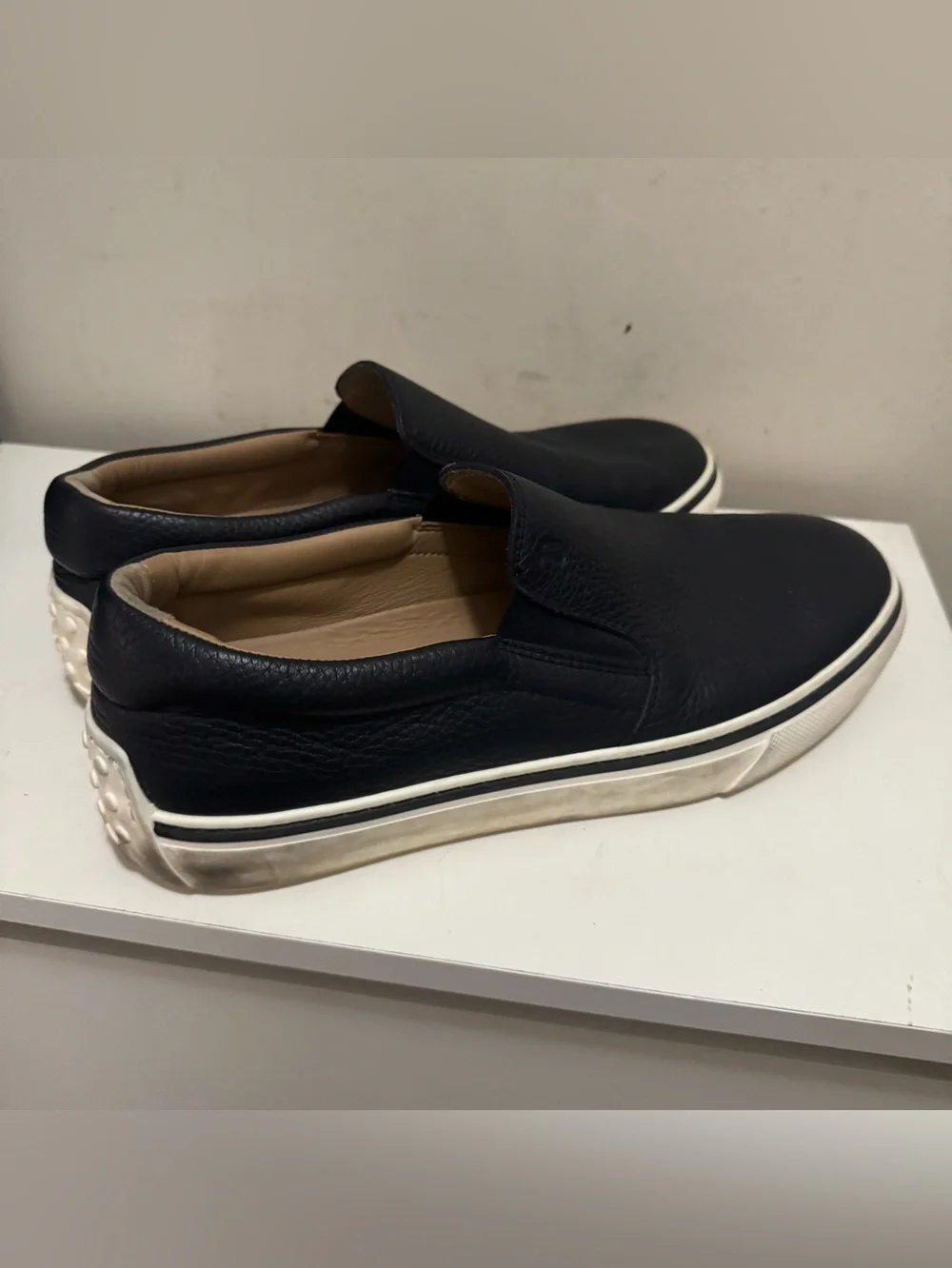 Tod's Men's Blue Pebbled Leather Slip-On Sneakers Round Toe Logo Accent US 8.5